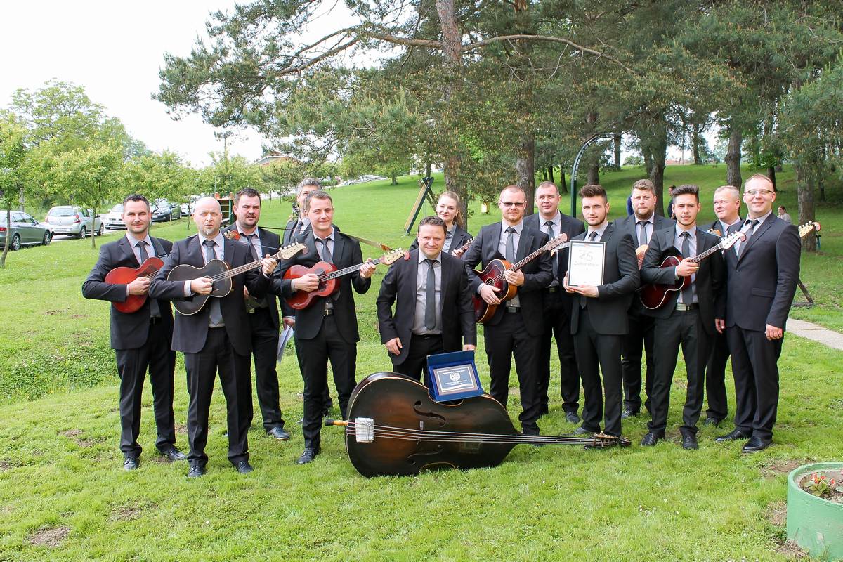 Županijsku smotra tamburaških sastava i kulturno umjetničkih društava u Mačkovcu