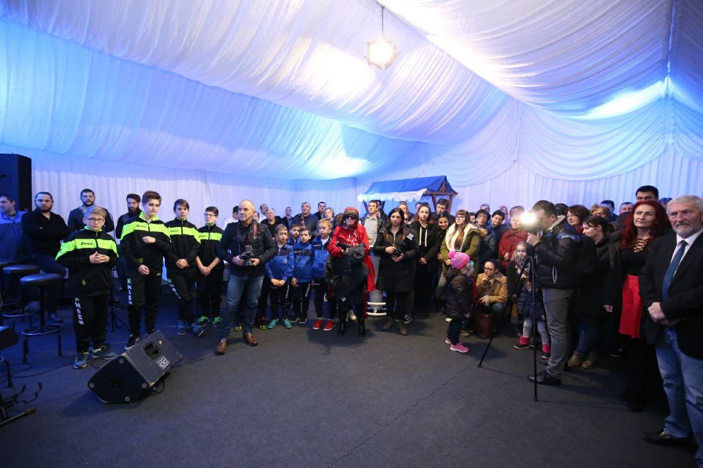 2739357610214090650357240674539