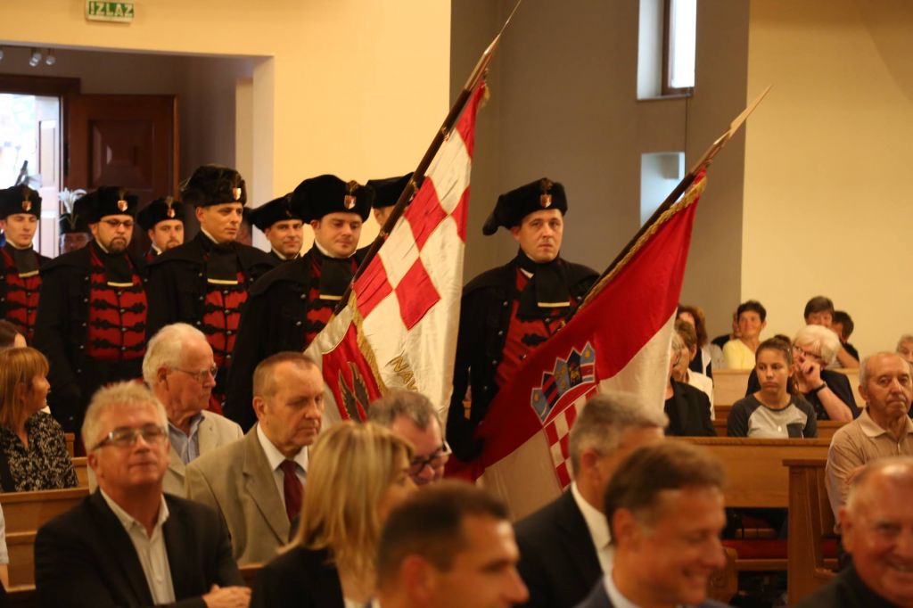 2153399510212942456733117100000