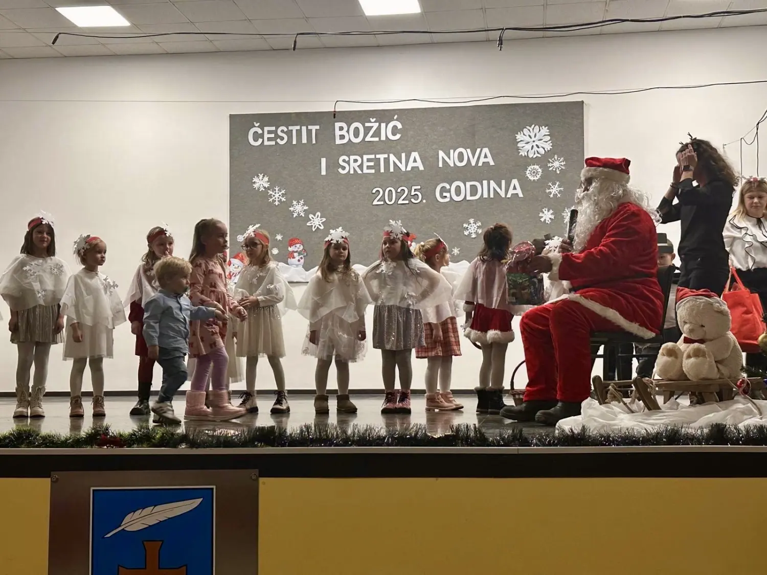 f53a832a-eae5-467d-95e1-8db89235cae3 f53a832a-eae5-467d-95e1-8db89235cae3