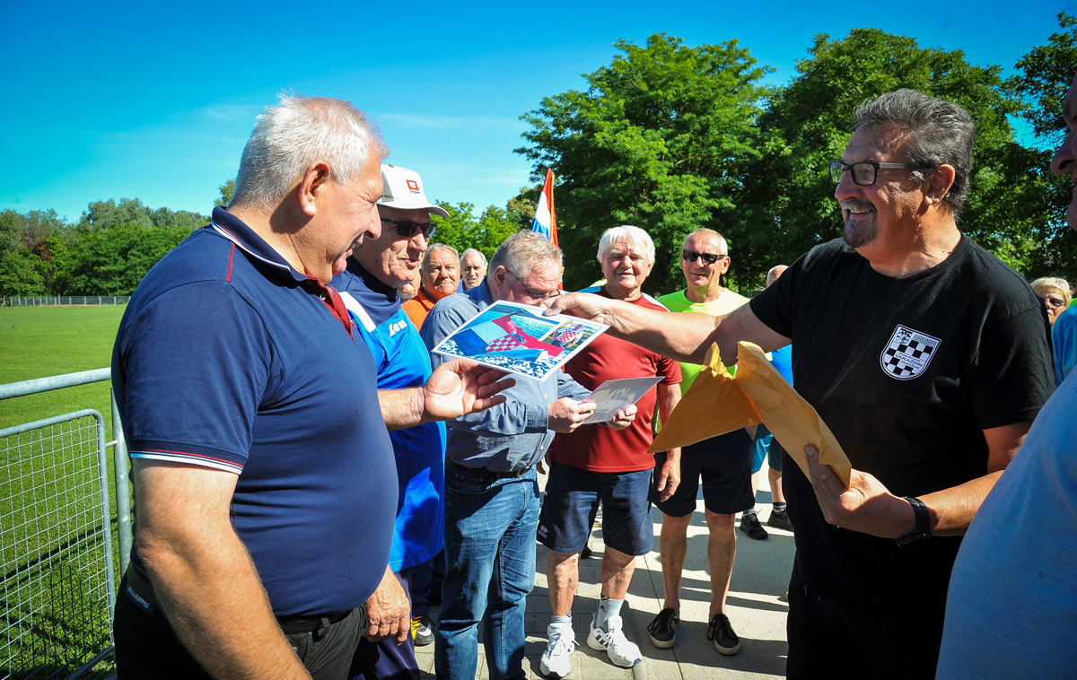 Četrnaest ekipa na Međunarodnom boćarskom turniru u Otoku