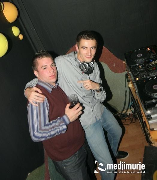 slika0012 Arcus (Subota, 21.4.2012) slika0012 Arcus (Subota, 21.4.2012)