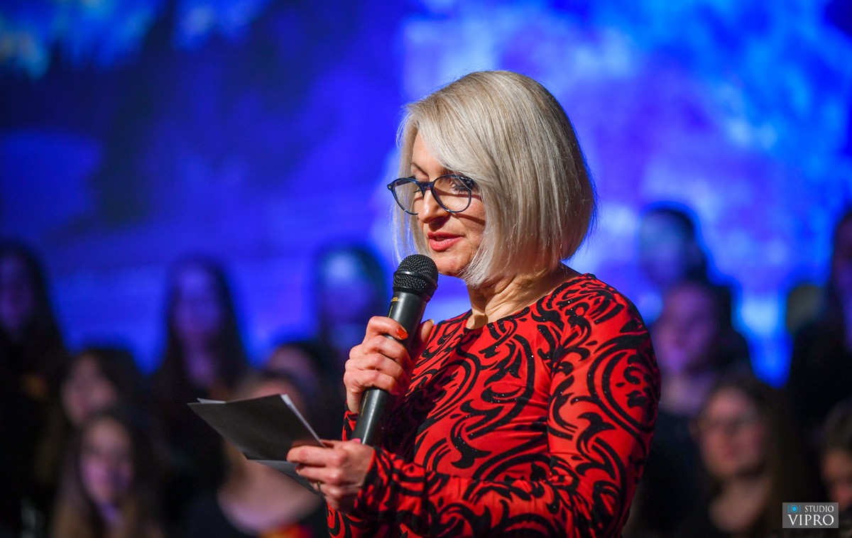 FOTO Osnovna škola Prelog predivnom priredbom sugrađanima uljepšala adventsko vrijeme