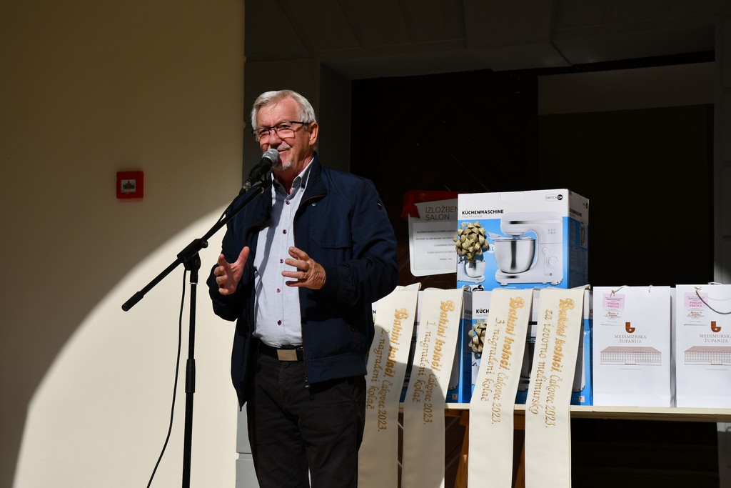 ‘BAKINI KOLAČI’ Najbolji kolač s jabukama pripremila je Natalija Munđar iz Križovca