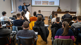 Image 5478274 (auto) Image 5478274 (auto)