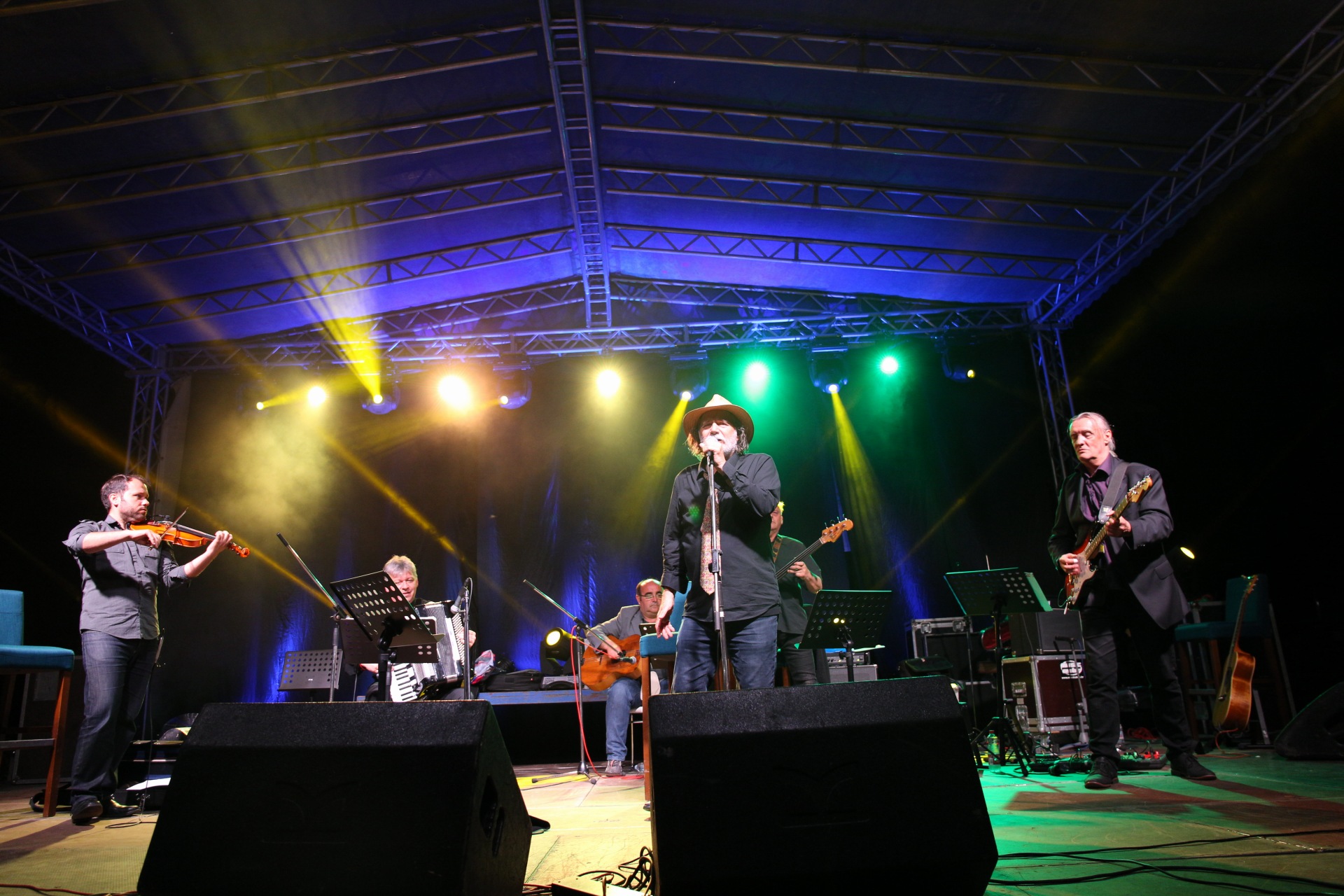 Koncert Rade Šerbedžije i Zapadnog kolodvora na Trgu Republike u Čakovcu