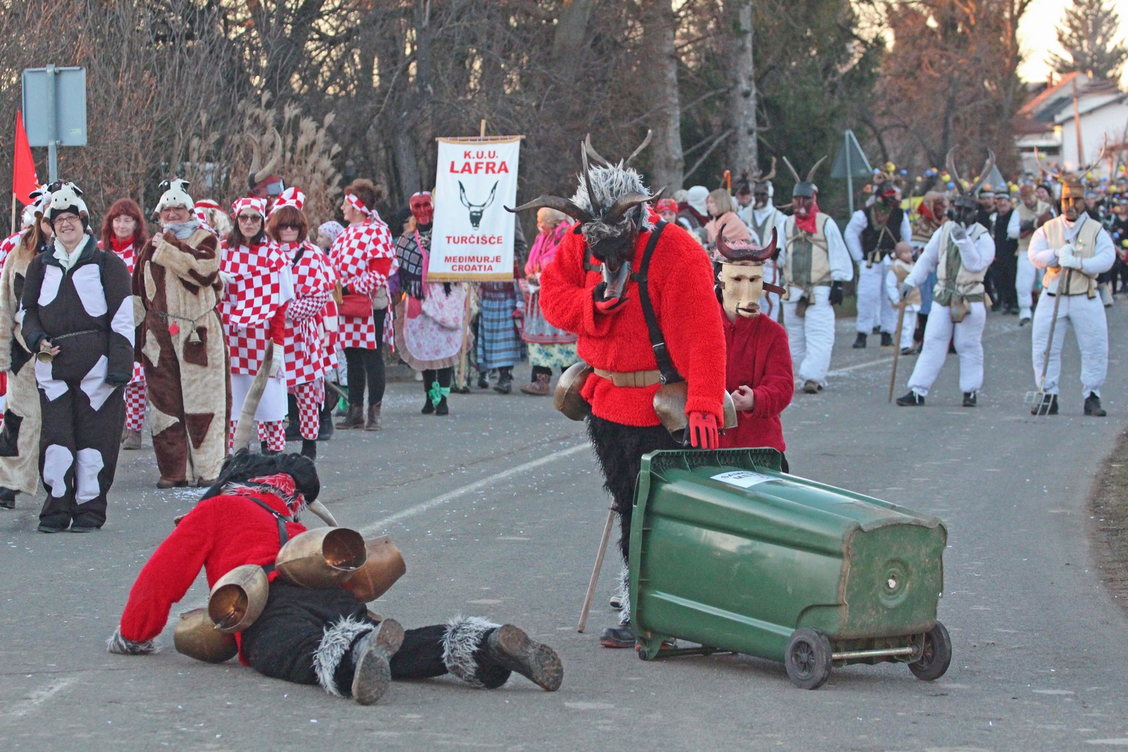 SEZONA MAŠKARA Veselo je bilo na Fašniku u Zasadbreg