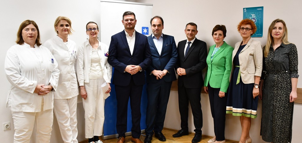 NASTAVAK ULAGANJA Kreće izgradnja novog medicinsko-biokemijskog, patološko-citološkog i transfuziološkog laboratorija NASTAVAK ULAGANJA Kreće izgradnja novog medicinsko-biokemijskog, patološko-citološkog i transfuziološkog laboratorija