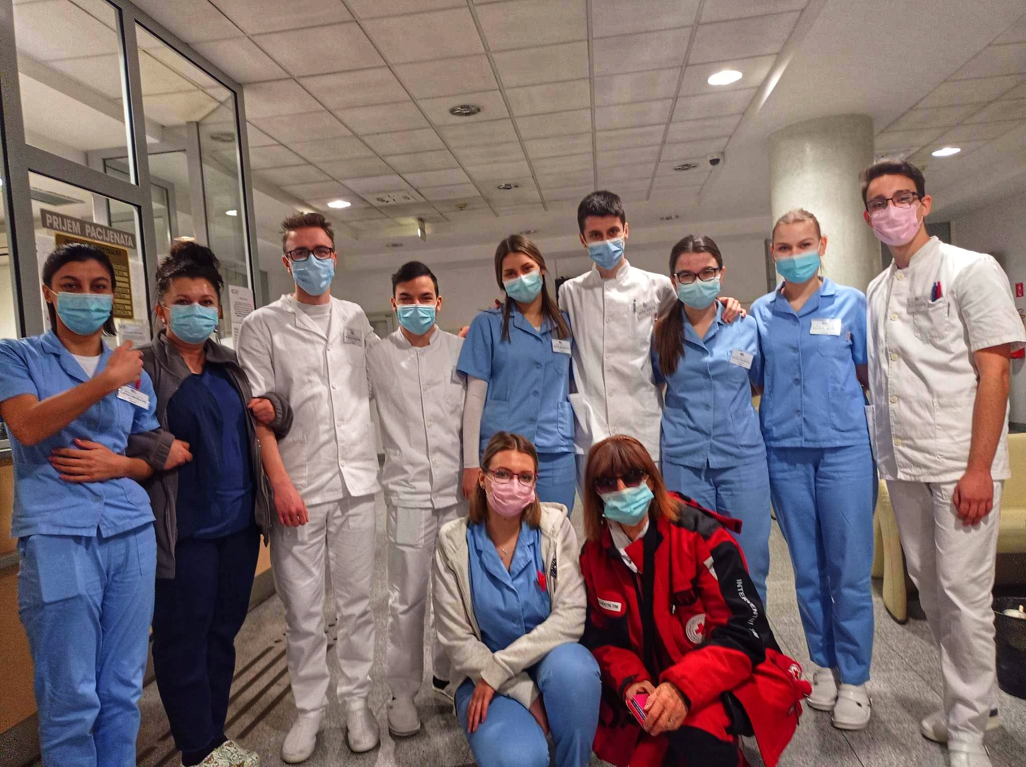 ALENKA NOVAK ‘ALJA’ Ponosna sam medicinska sestra, volonterka, mama i baka!