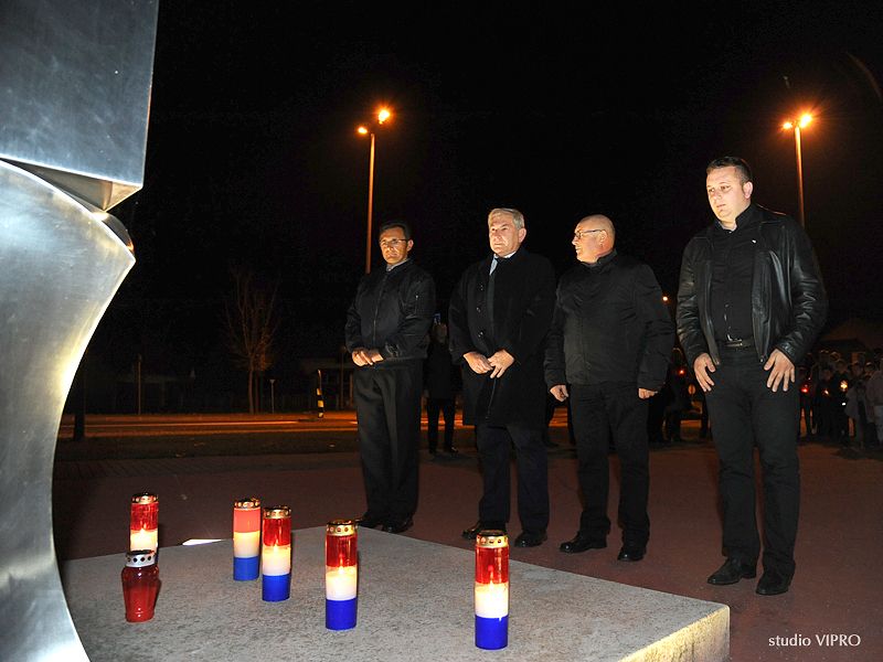 321213579dsc3294105348