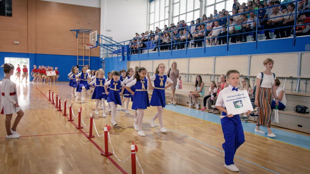 3315164057821576253921392133426