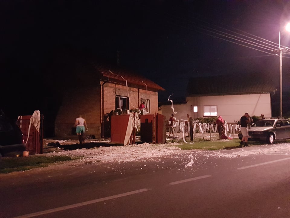 FOTO Potepanje ih nije mimoišlo: Zaručili su se Jurica Kovačić i Melani Žganec!