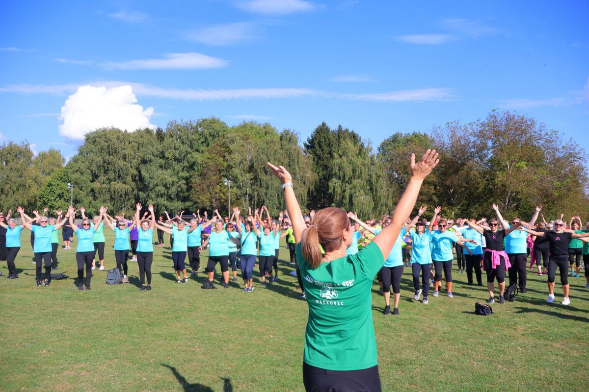 FESTIVAL SPORTSKE REKREACIJE U Mačkovcu vježbalo više od 200 žena, a slavila je ekipa Strahoninca! FESTIVAL SPORTSKE REKREACIJE U Mačkovcu vježbalo više od 200 žena, a slavila je ekipa Strahoninca!