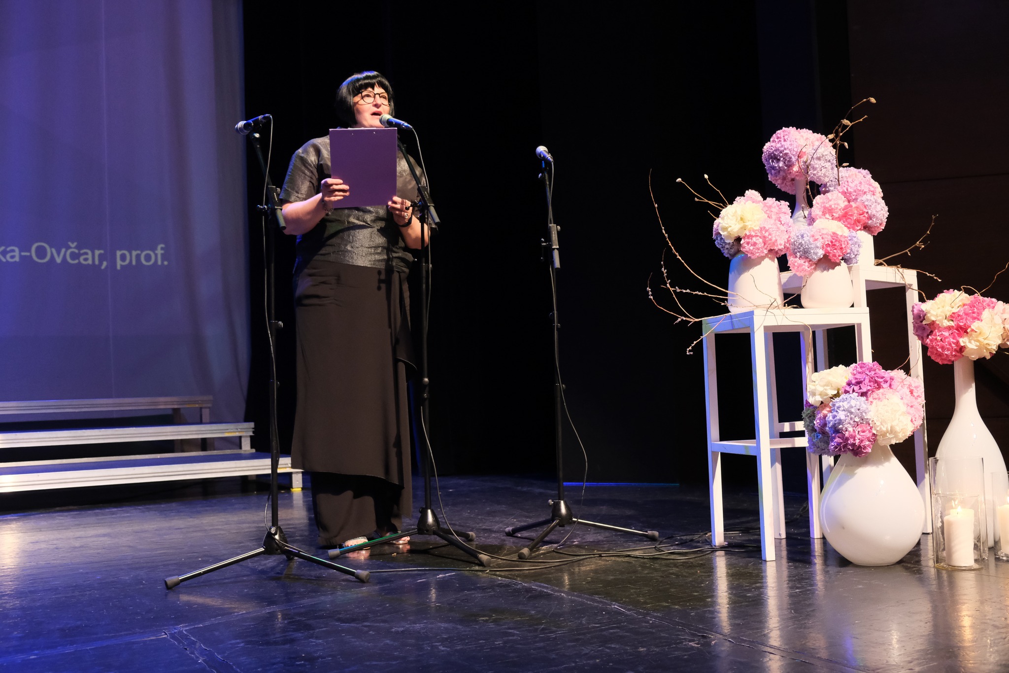 GIMNAZIJA JOSIPA SLAVENSKOG Predivni trenuci s podjele svjedodžbi