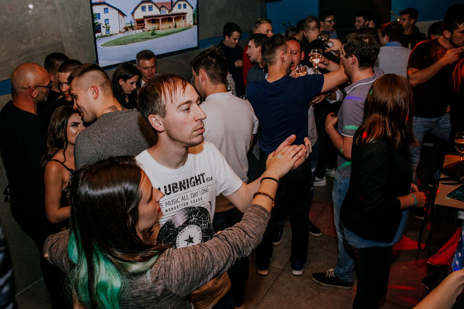 Odlična zabava na Podrumarenju uz TS Kumovi i Vina Tomšić