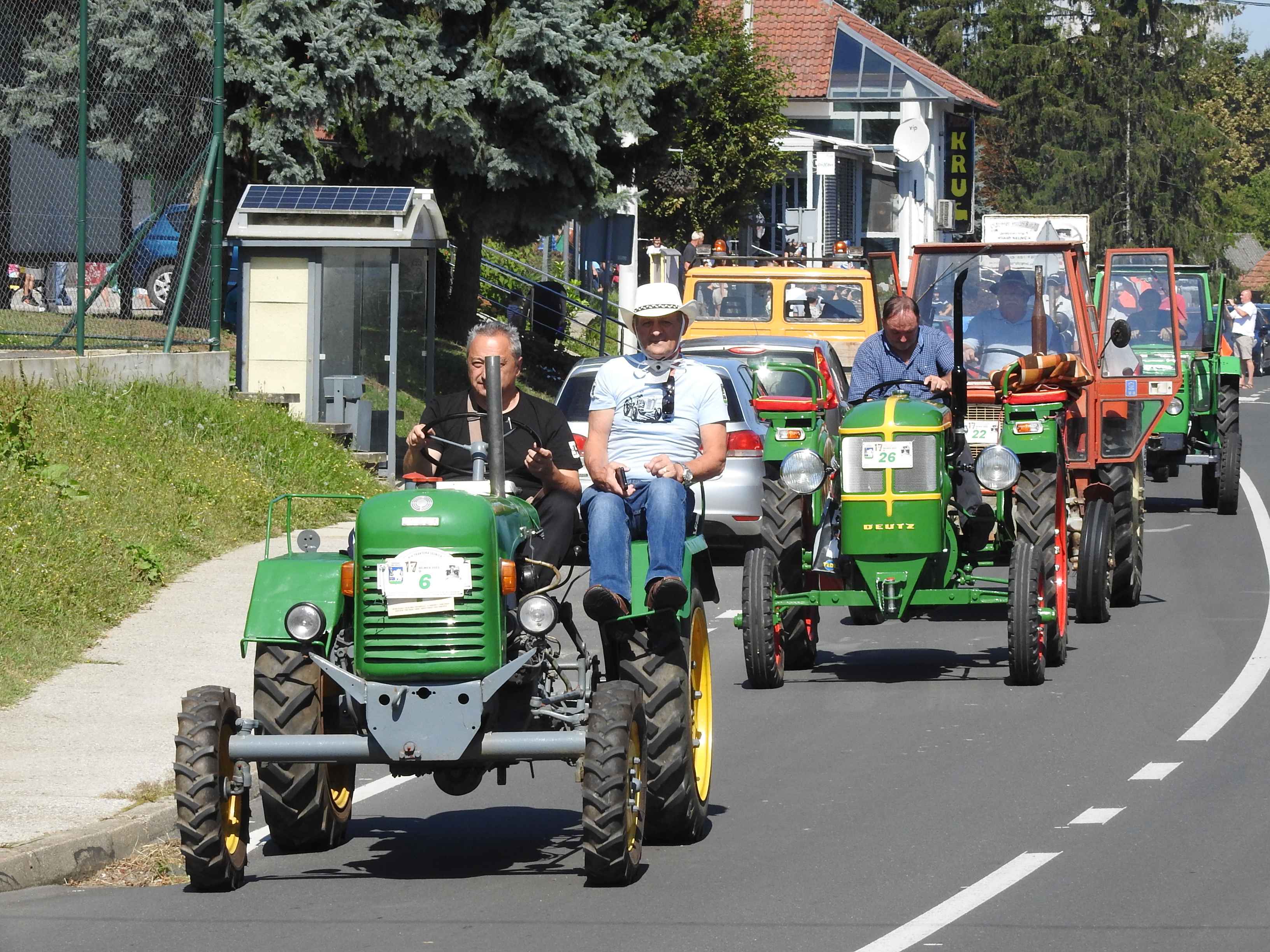 SELNICA Pogledajte kako je bilo na 17. susretu starih traktora