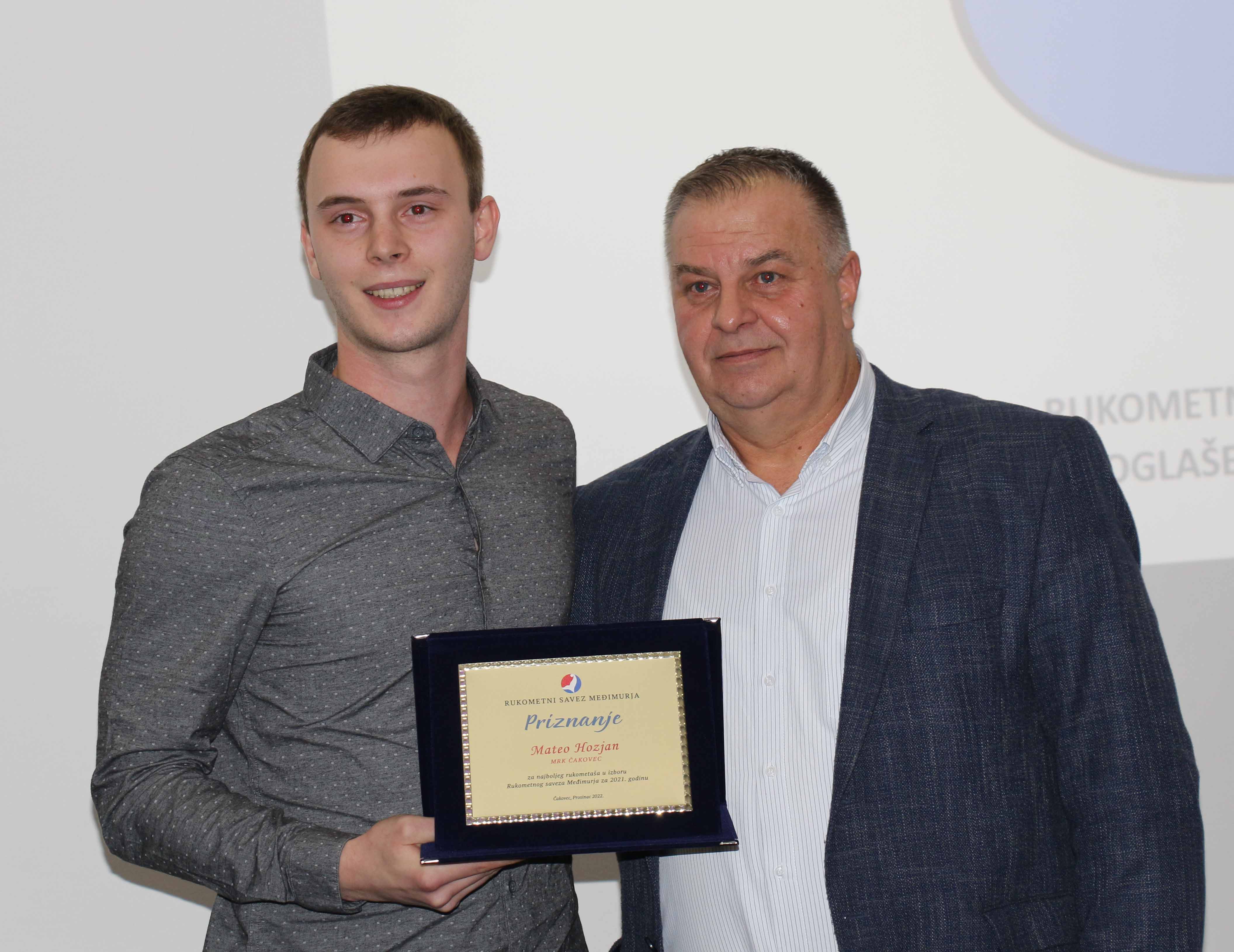 RUKOMETNI SAVEZ MEĐIMURJA Najboljim međimurskim rukometašima proglašeni Marta Kozjak i Mateo Hozjan! RUKOMETNI SAVEZ MEĐIMURJA Najboljim međimurskim rukometašima proglašeni Marta Kozjak i Mateo Hozjan!