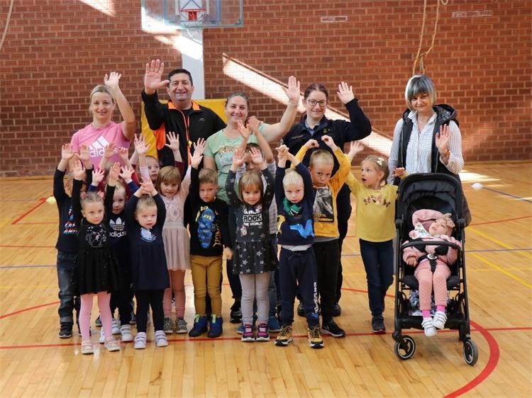 Mališani posjetili policiju