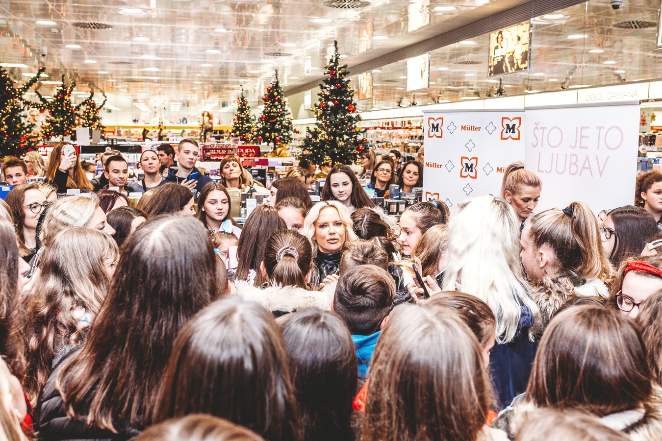 Maju Šuput u Galeriji Sjever dočekali brojni obožavatelji