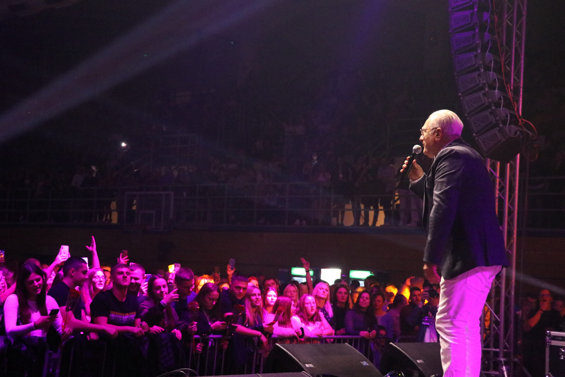 FOTO Željko Samardžić zagrijao Čakovec na jesenskom koncertu u punoj GOC dvorani