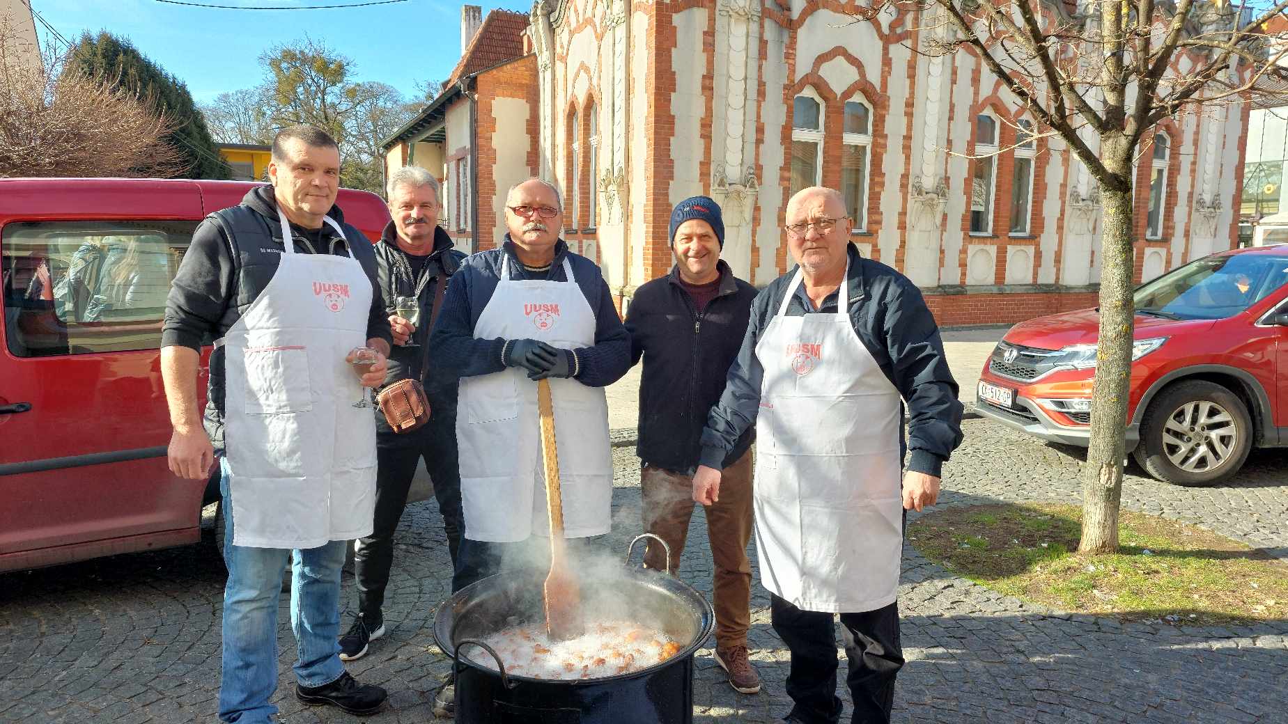 Centrom Čakovca širi se miris čvaraka!