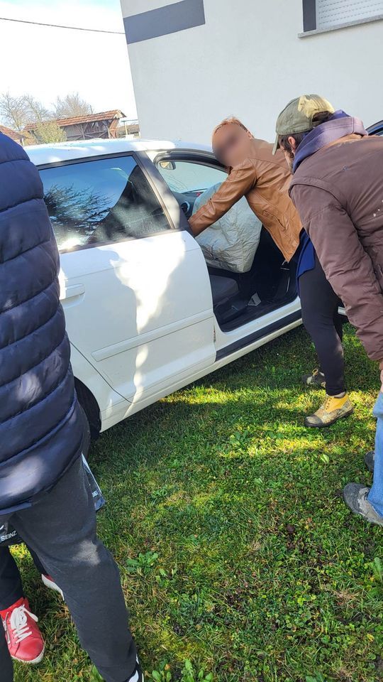 NESREĆA U PRELOGU Auto završio u kući, vozača vadili vatrogasci – prevezen je u bolnicu