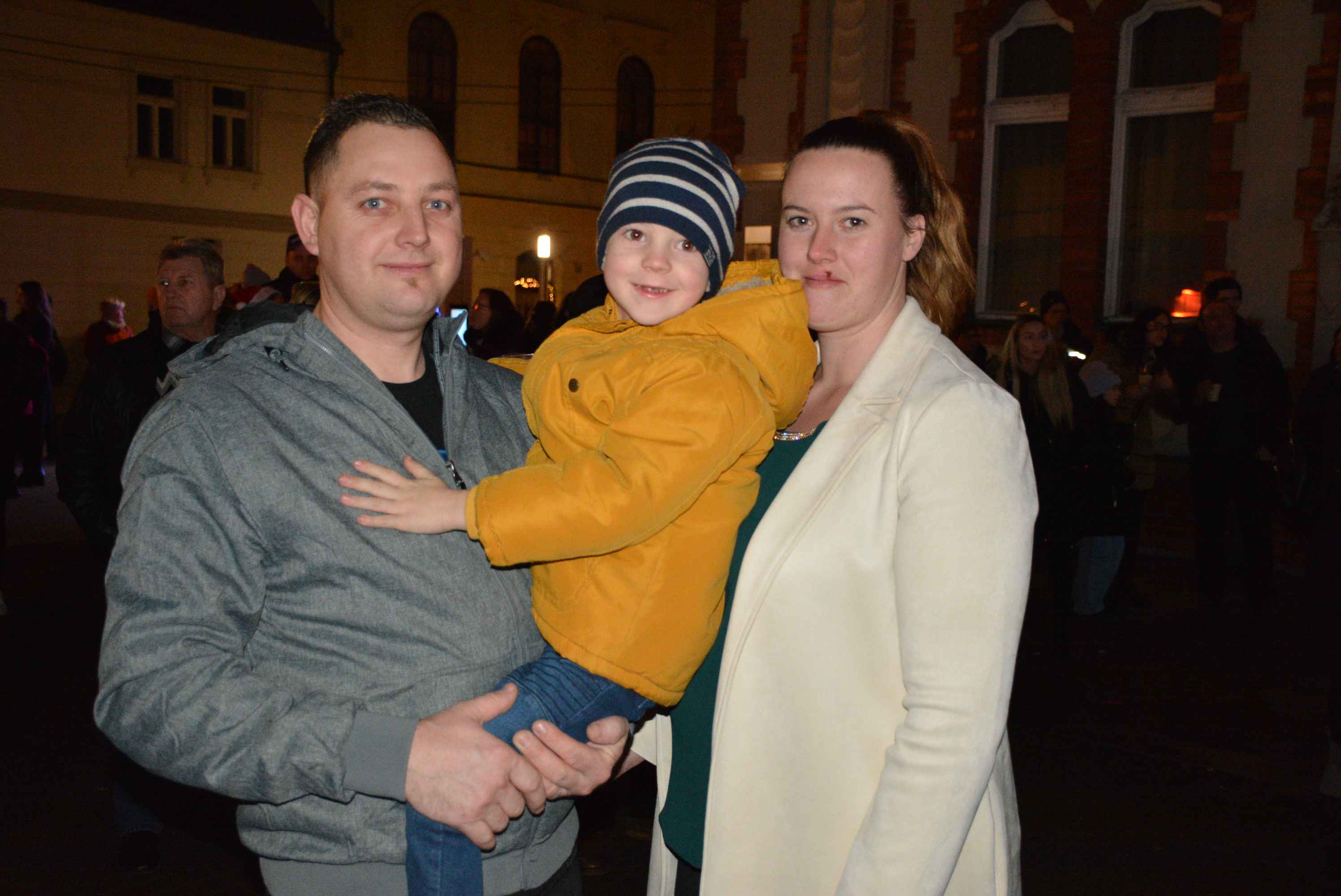 FOTO/VIDEO Čakovec veselo proslavio dolazak 2024. uz ritam ‘Noćne smjene’ i puni trg