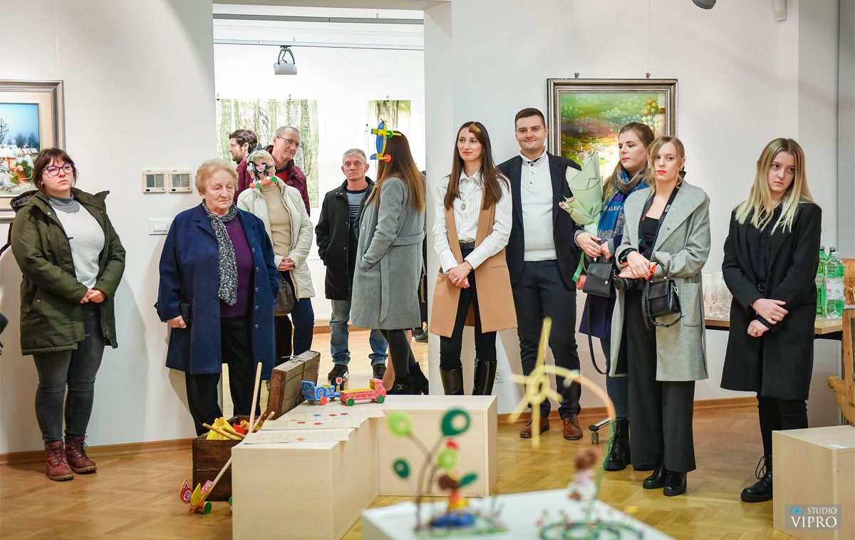 PRELOG Otvorena zanimljiva izložba grafika Darie Kopjar