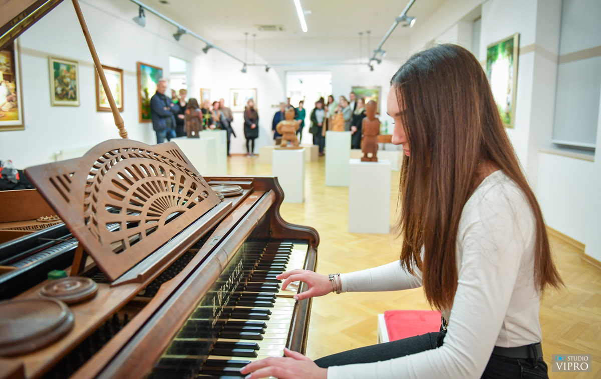PRELOG Otvorena zanimljiva izložba grafika Darie Kopjar