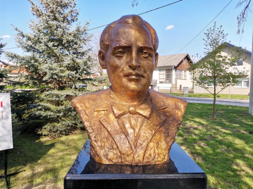 U Črečanu otkrivena bista Josipa Vrhovskog