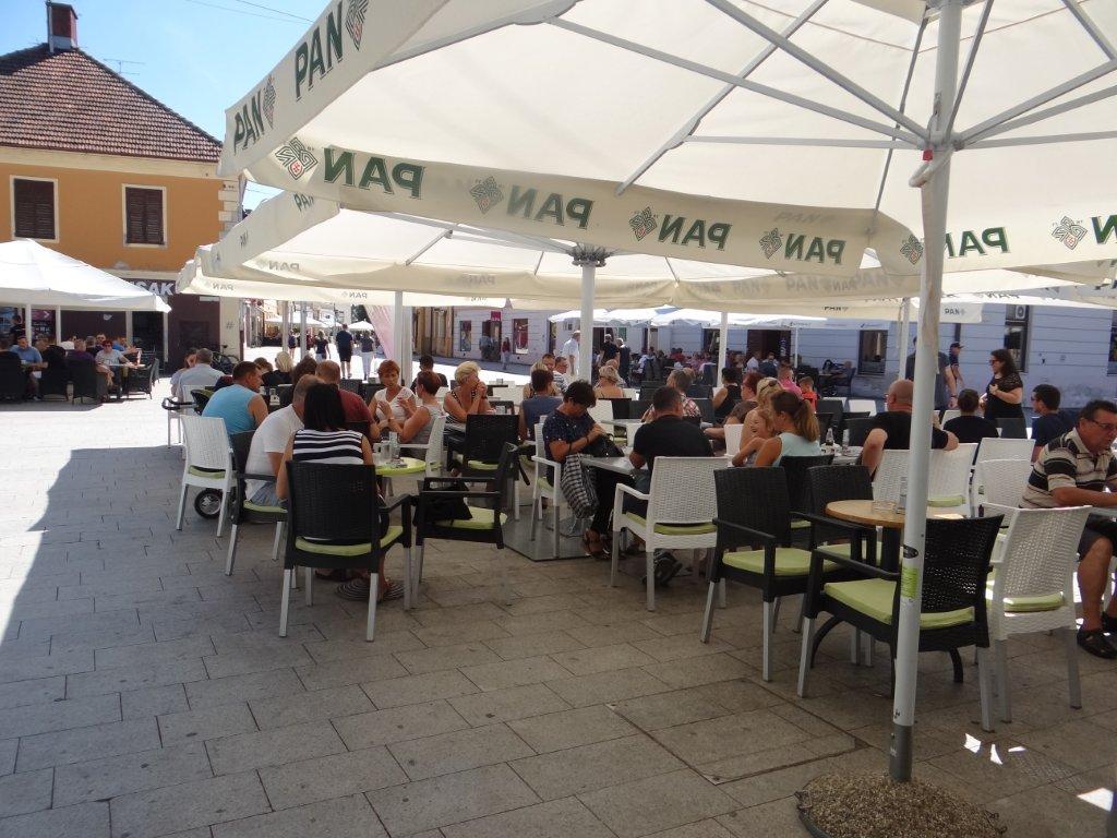 Prijepodnevna šetnja Čakovcem: Važno je kavicu popiti, lijepu riječ čuti, osjetiti bilo grada