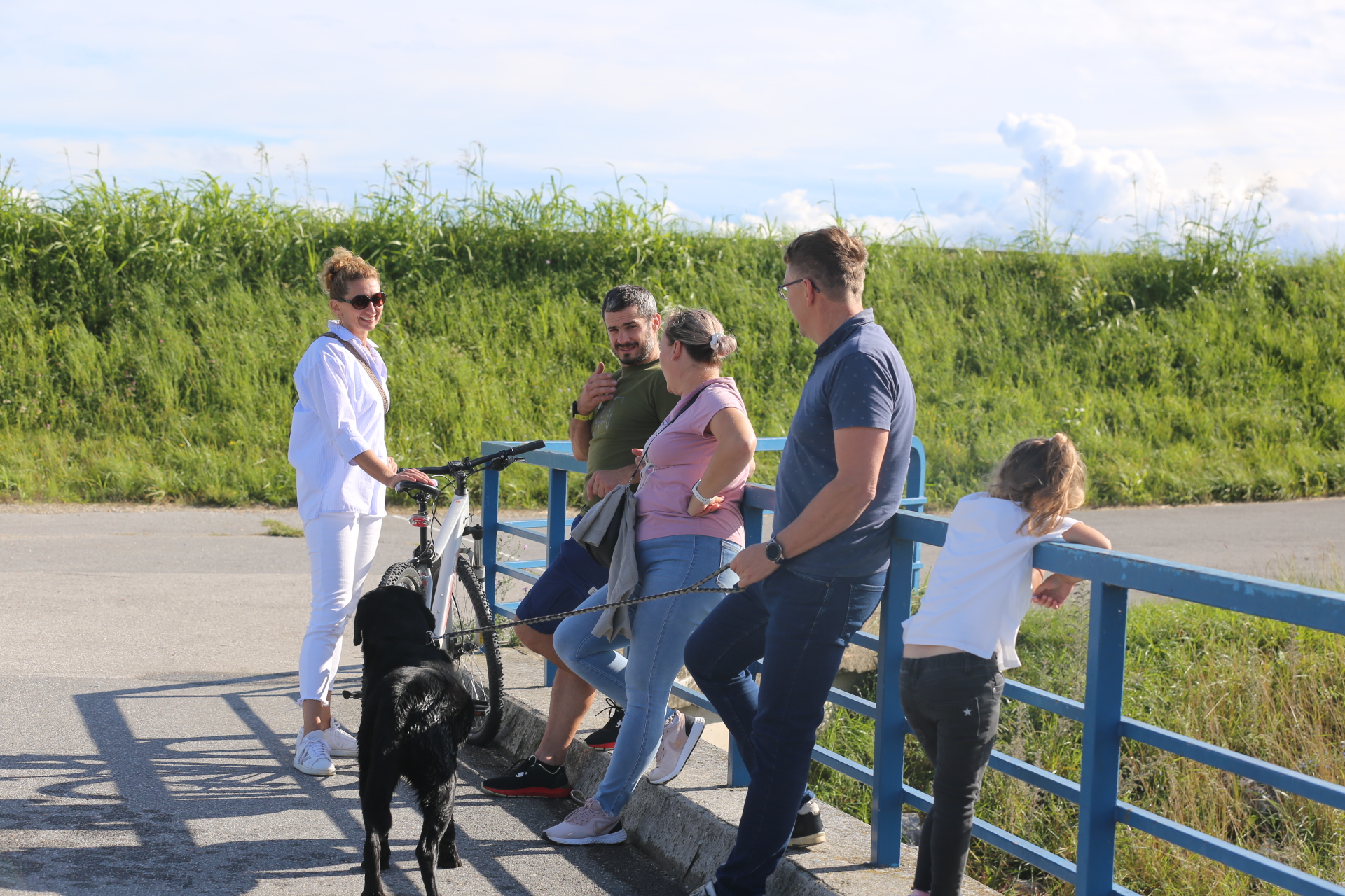 KLIKOM PO MARINI Mještani iskoristili beskišno popodne za šetnju i svježi zrak