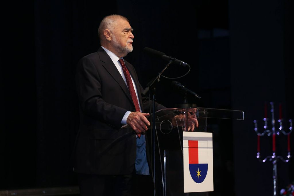 3138122010214901989520212128714