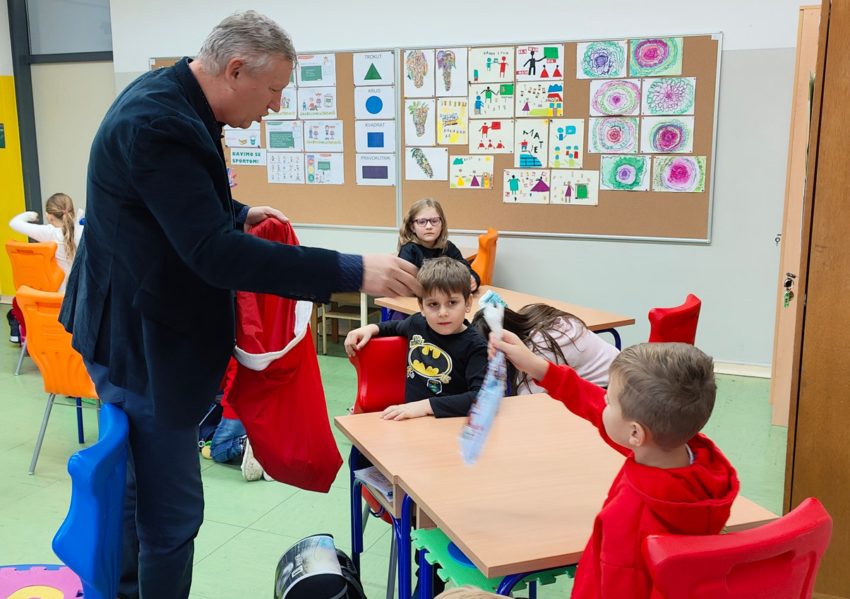 Općina Sveti Martin na Muri darovima iznenadila svu predškolsku i školsku djecu