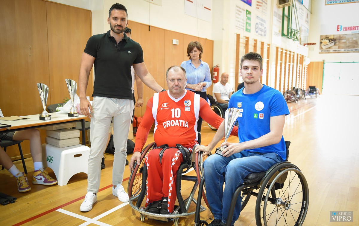 Košarkaši u kolicima