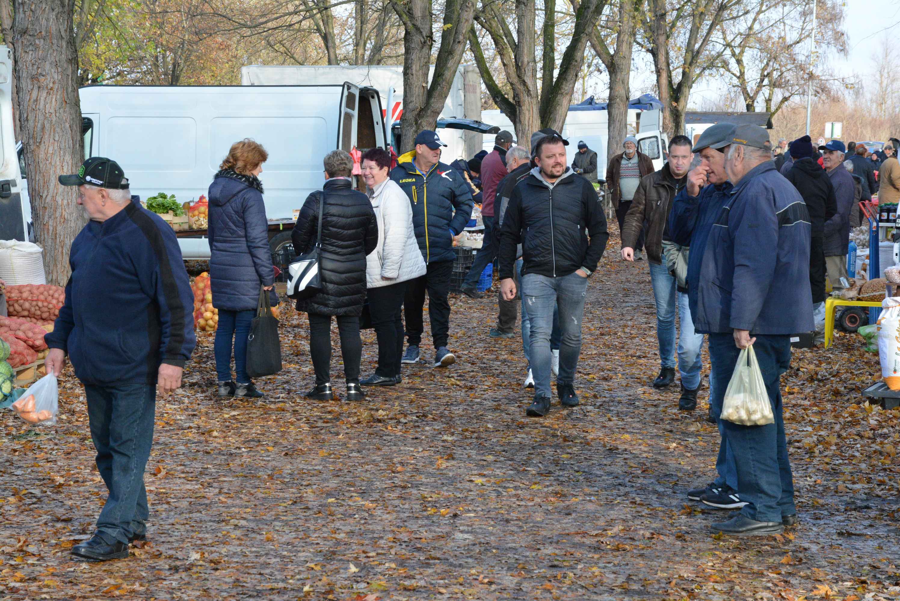 FOTO Čakovečki sajam odolijeva zimskoj hladnoći – posjetitelji hrabro istraživali bogatu ponudu unatoč mrazu na automobilima