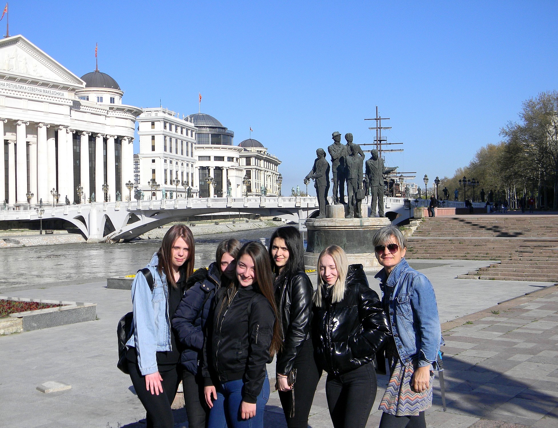 SJAJNO ISKUSTVO Pet učenica zanimanja frizer na praktičnoj nastavi u Makedoniji