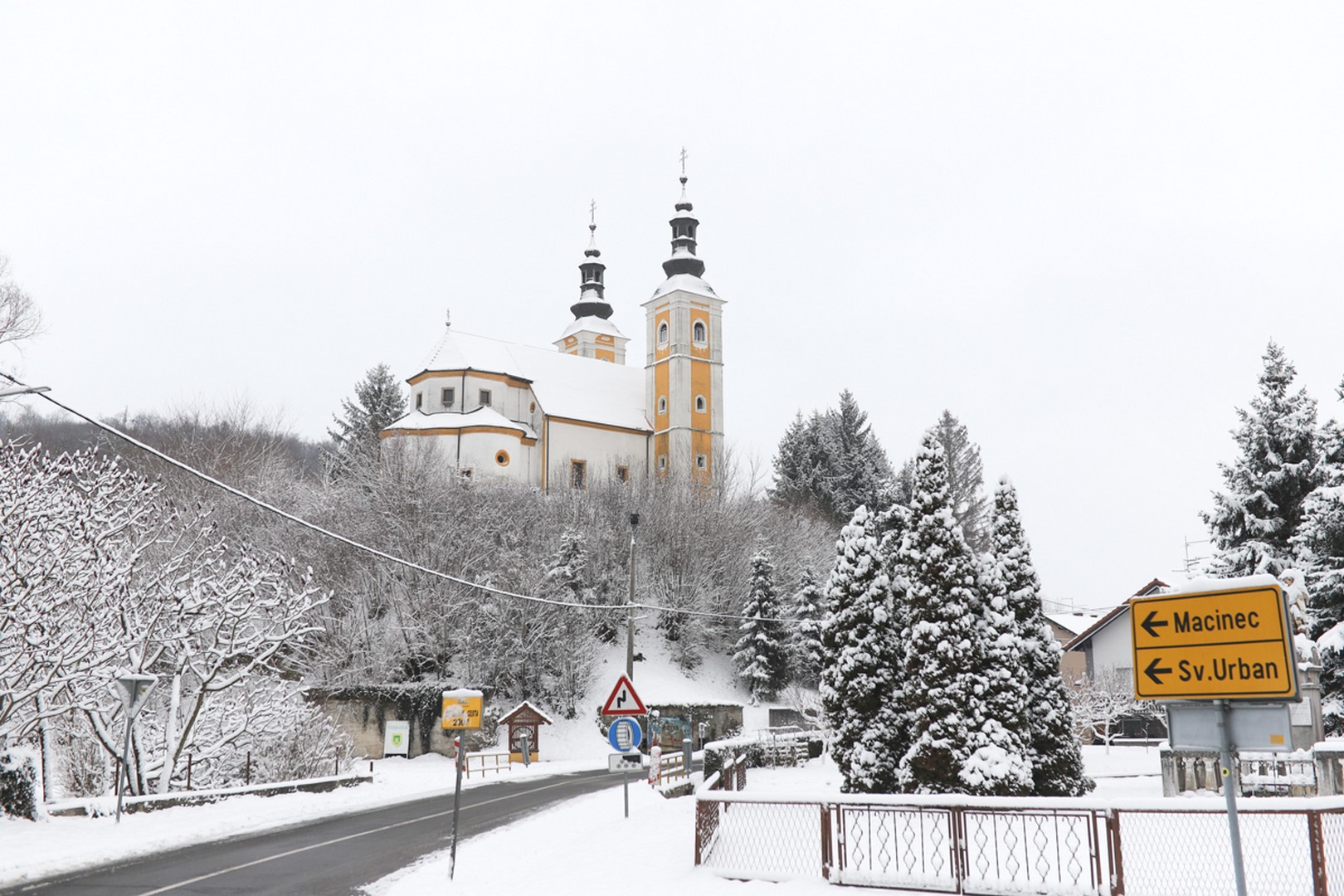 Mađerkin breg pokriven snijegom