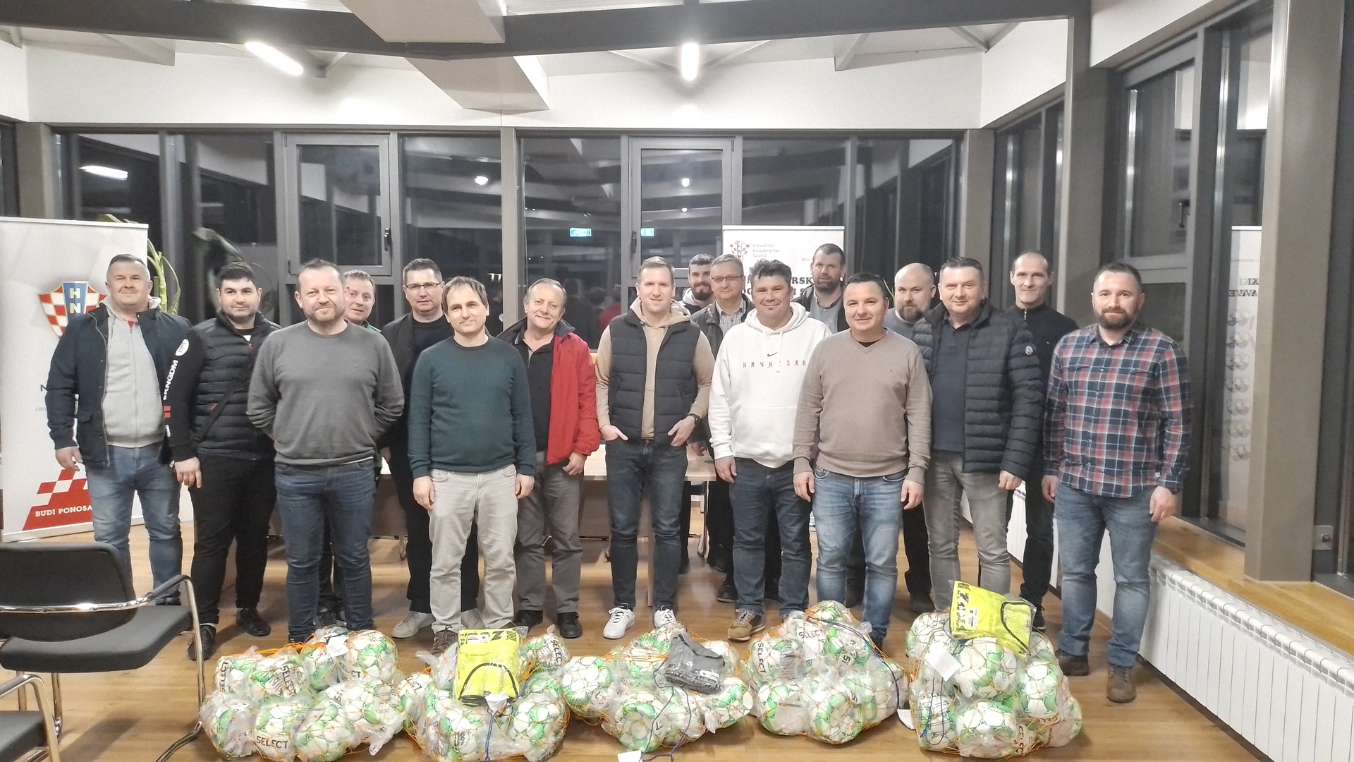 Međimurski nogometni savez školama nogometa podijelio 350 lopti i 400 markera