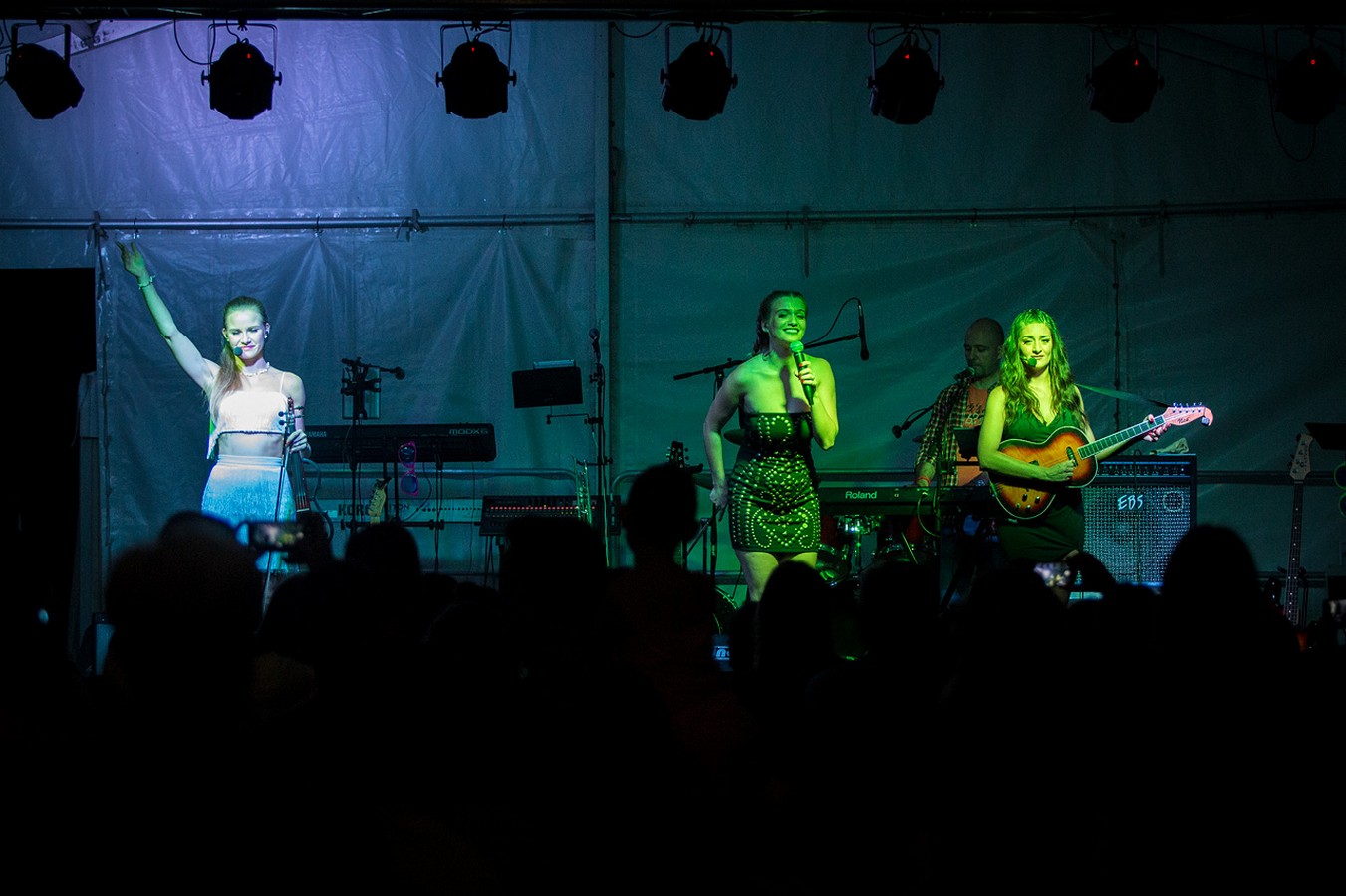 Atraktivne i seksipilne Učiteljice dobro zagrijale šator na Šuderici u Goričanu