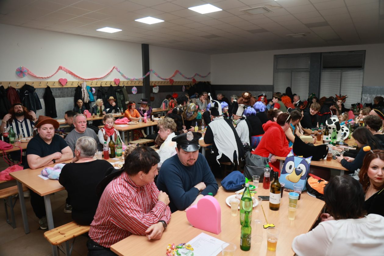 fašnik Podbrest (37) fašnik Podbrest (37)