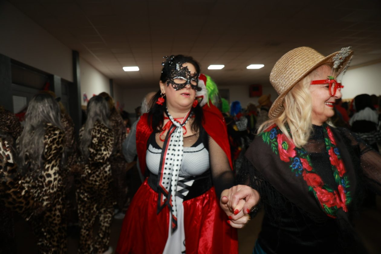 fašnik Podbrest (54) fašnik Podbrest (54)