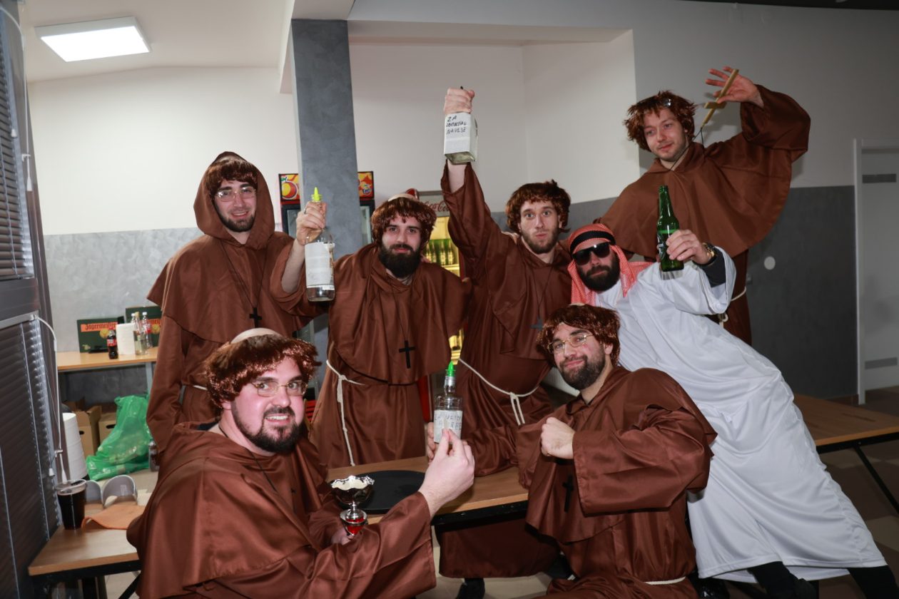 fašnik Podbrest (63) fašnik Podbrest (63)