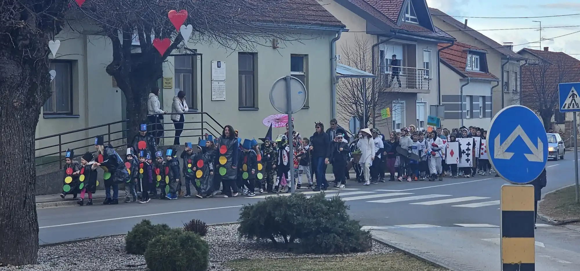 fašnik, vratišinec, 2024 (11) fašnik, vratišinec, 2024 (11)