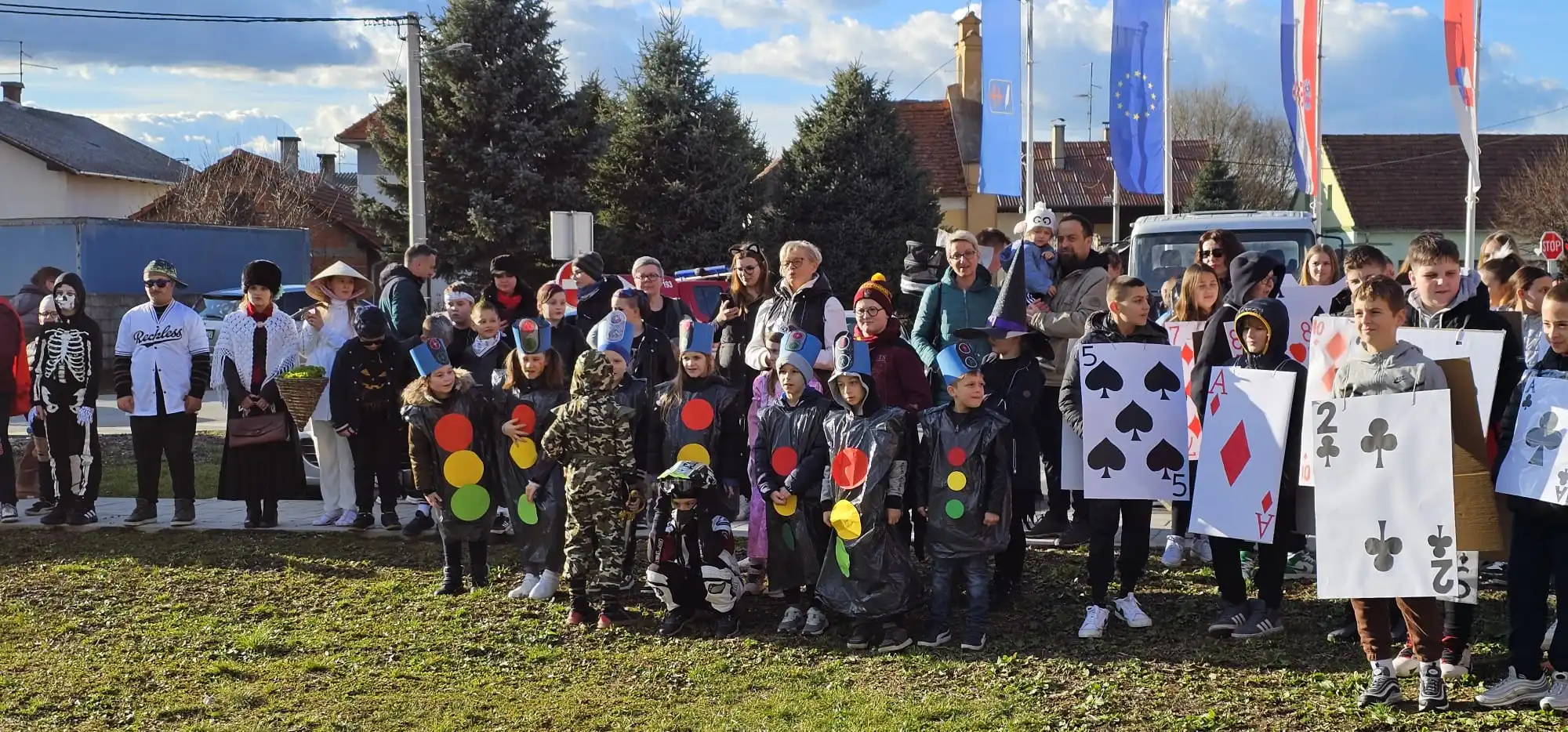 fašnik, vratišinec, 2024 (13) fašnik, vratišinec, 2024 (13)