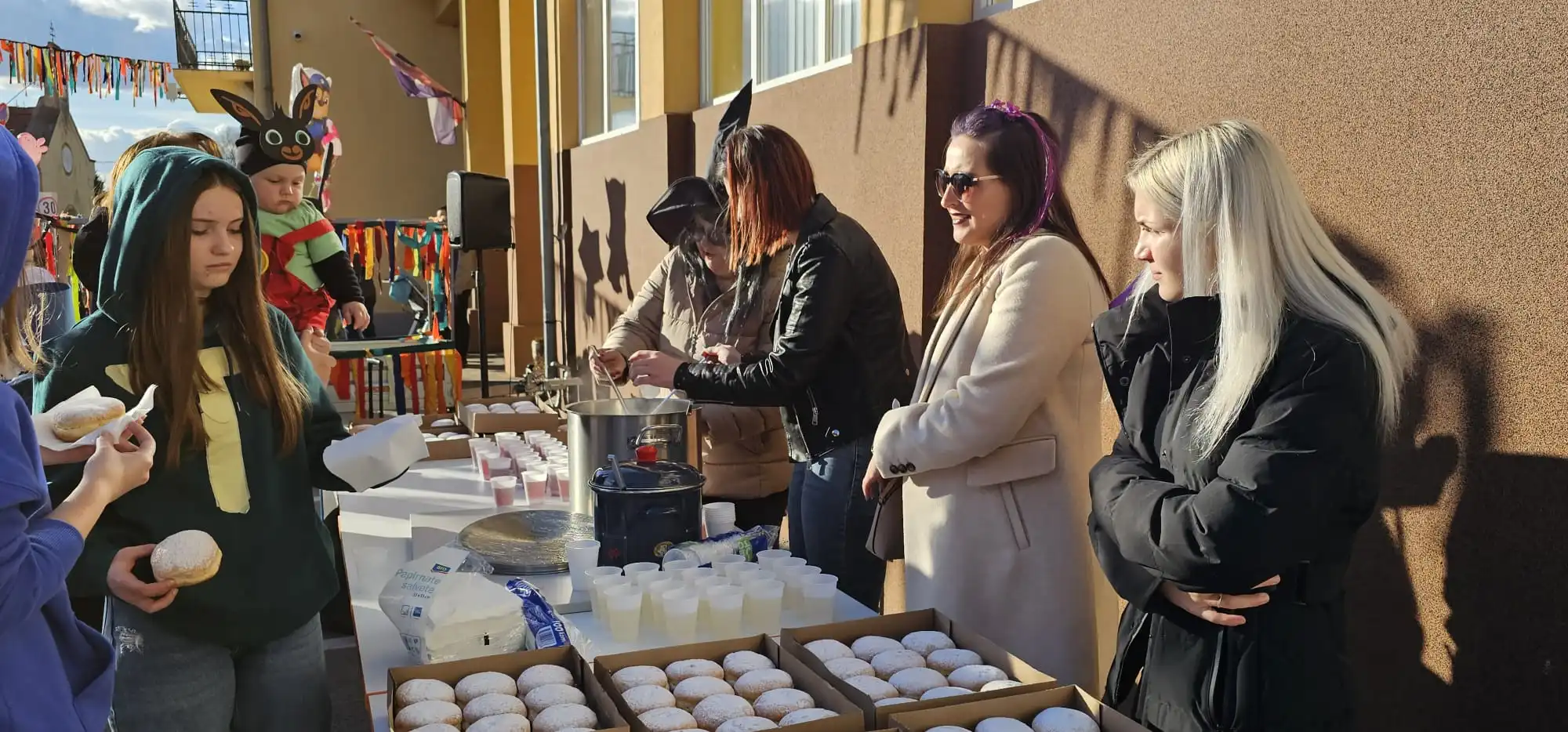 fašnik, vratišinec, 2024 (9) fašnik, vratišinec, 2024 (9)