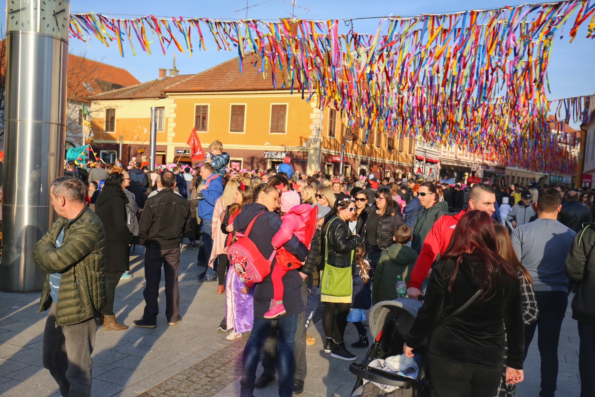 Fašnik u Čakovcu privukao veliki broj maski i građana