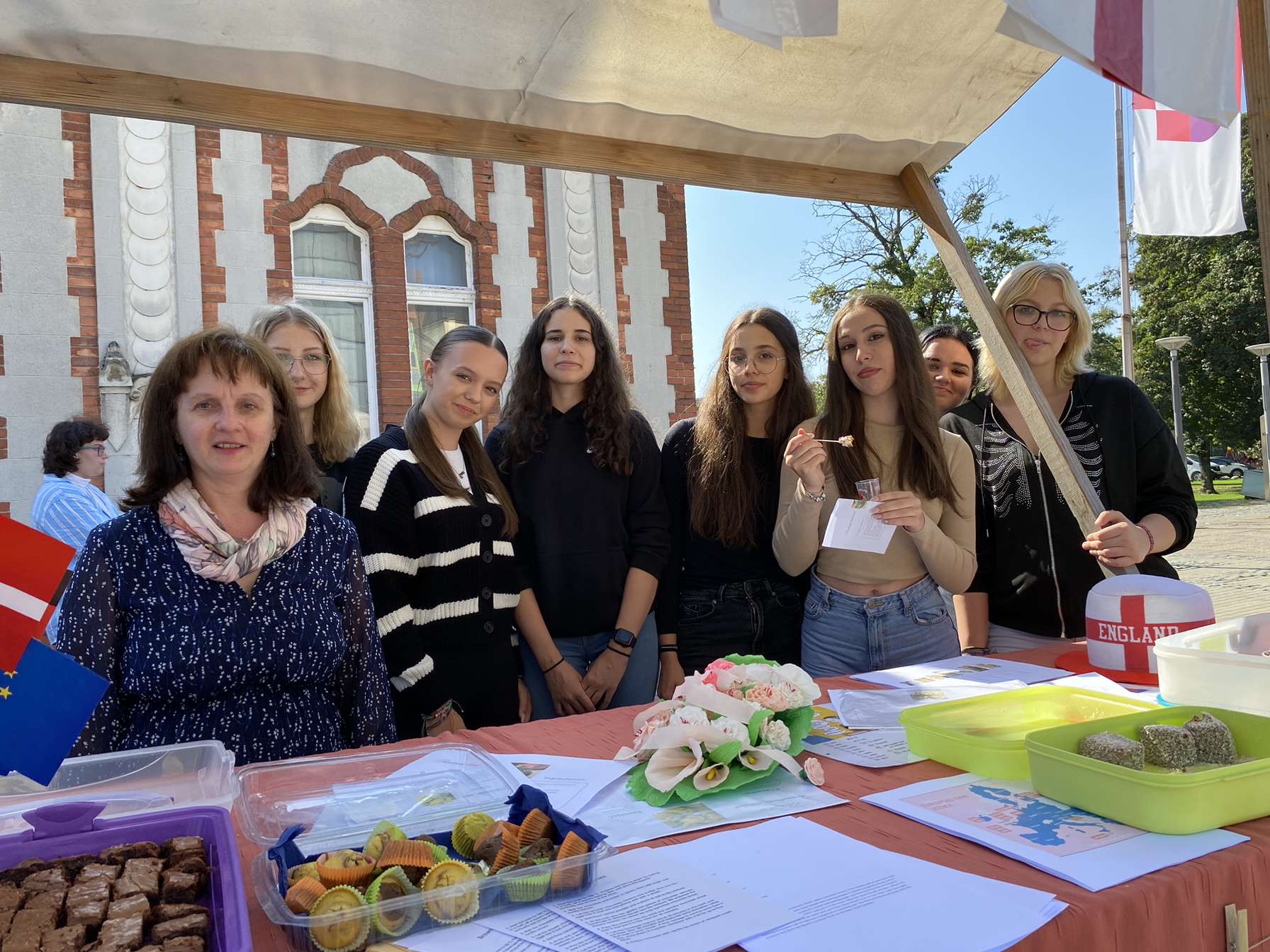 FOTO Ekonomska i trgovačka škola Čakovec obilježila Europski dan jezika na čakovečkom trgu