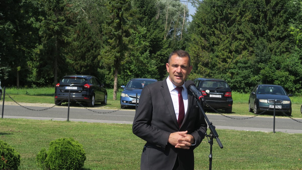 Odavanjem počasti svim poginulim i nestalim braniteljima i pripadnicima antifašističkog pokreta obilježen Dan antifašističke borbe u Međimurju Odavanjem počasti svim poginulim i nestalim braniteljima i pripadnicima antifašističkog pokreta obilježen Dan antifašističke borbe u Međimurju