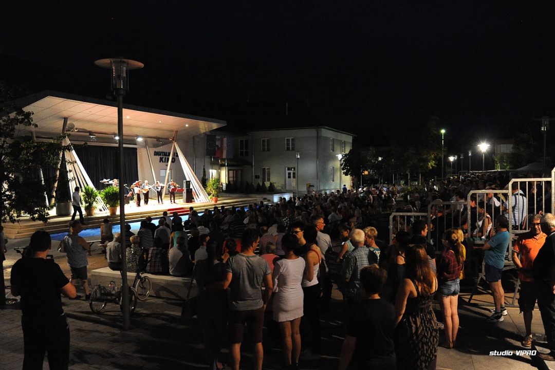 303612678dsc2316665052